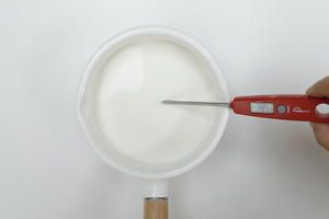 自制低糖健康酸奶-凯度蒸烤箱的做法 步骤3