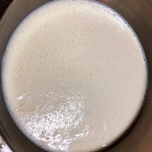 自制酸奶（健康方便）自制的酸奶可以搭配成很多美味的做法 步骤2