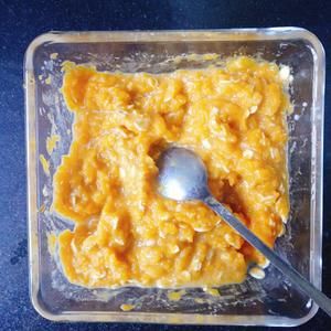 【快手健康輕食】減脂期的甜品——南瓜焗燕麥的做法 步驟2