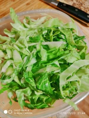 『留學(xué)生菜譜』冬日雜蔬湯·富含維生素(每餐200卡)的做法 步驟5