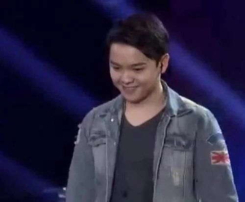 尤長(zhǎng)靖被團(tuán)隊(duì)要求減肥_易胖體質(zhì)尤長(zhǎng)靖，為了減肥保持身材，專門(mén)找人監(jiān)督他控制飲食健身
