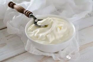 燕窝与酸奶搭配的好处、禁忌及食用方法：全面解析燕窝酸奶组合的利与弊