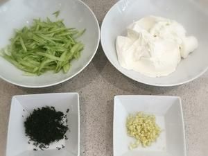 黃瓜酸奶沙拉 ( Tzatziki)的做法 步驟6