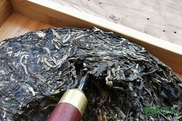 饼茶如何敲开，压缩的饼茶怎么分开