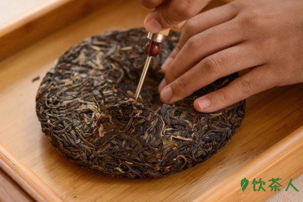 饼茶如何敲开，压缩的饼茶怎么分开