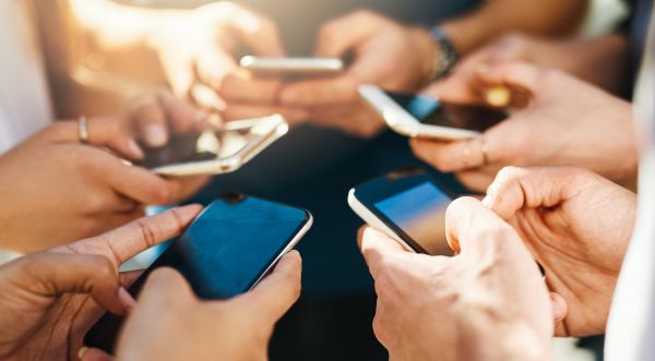 发朋友圈前，你会犹豫吗？