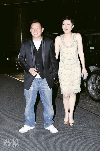 杜汶澤的連環(huán)粗口音頻點擊率越升越高，不知太太田蕊妮有否捧場呢？