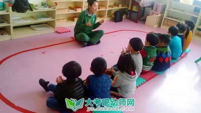 大班健康教案：好玩的呼啦圈配圖一