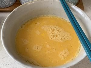 苦瓜蝦仁炒蛋的做法 步驟1