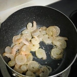 虾仁炒蛋的做法步骤 第2步