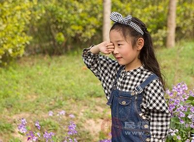 當(dāng)然BMI指數(shù)也并不適合所有人，比如說幼兒、老年人、孕期婦女、運動員