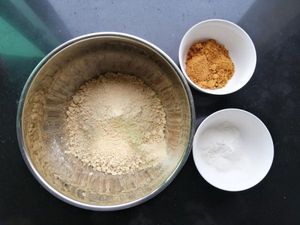 純奶手撕吐司的做法 步驟1
