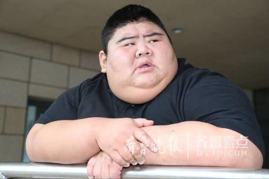 王浩楠體重曾高達668斤，這讓他壓力很大。院方供圖