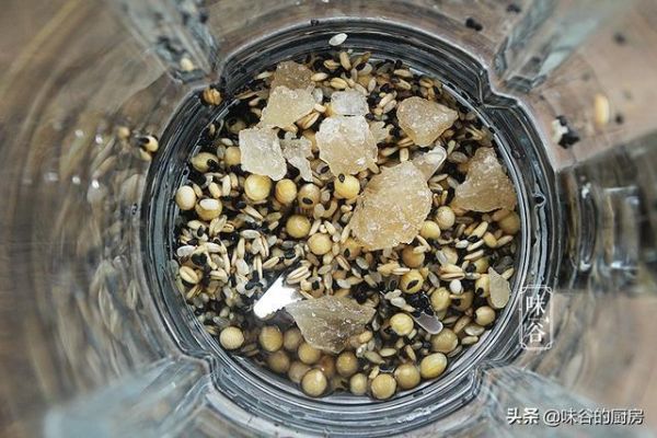 減脂時(shí)期這樣喝豆?jié){，比牛奶好喝營(yíng)養(yǎng)，熱量低飽腹感強(qiáng)，早餐必備
