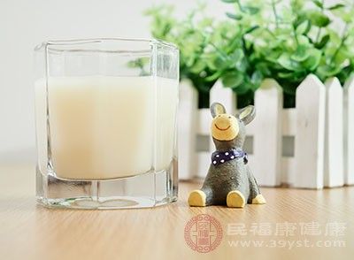 豆浆中的膳食纤维能有效阻止糖分的吸收