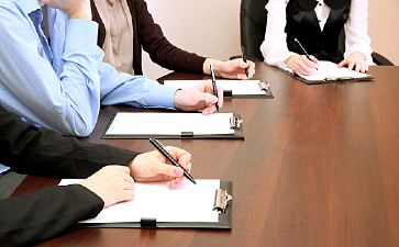 女仆人帶到體罰室憋尿折磨【通用5篇】