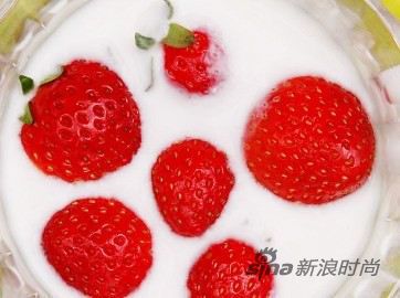 酸奶配水果吃出苗條火身材