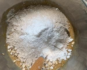 无糖海盐香蕉夹心花生酱燕麦快手马芬【健康主食】的做法 步骤2