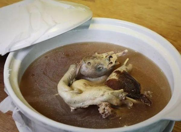【粵菜師傅?健康養(yǎng)生】新會(huì)陳皮鴨為健康飲食加菜