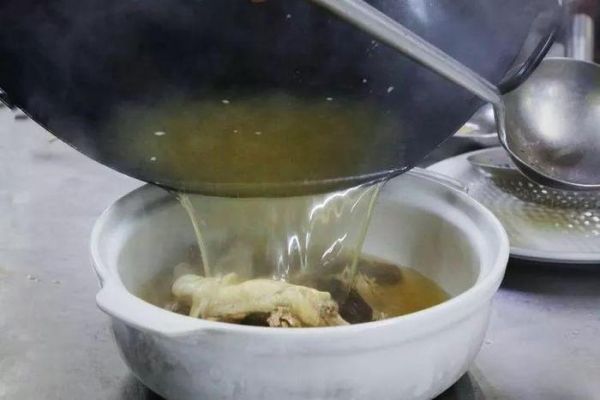【粵菜師傅?健康養(yǎng)生】新會(huì)陳皮鴨為健康飲食加菜