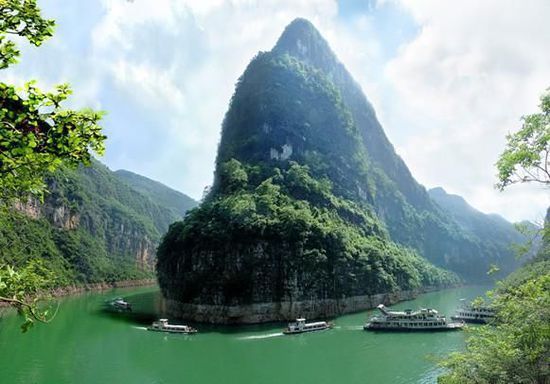 三峽的風(fēng)光用簡(jiǎn)單的言語(yǔ)無法形容