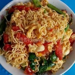 番茄鸡蛋炒方便面的做法[图]