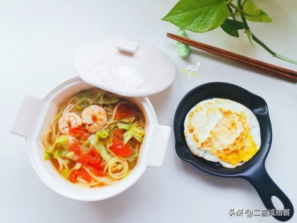 营养师的7天减脂早餐，牛排、意大利面、荞麦面、蔬菜饼全都有