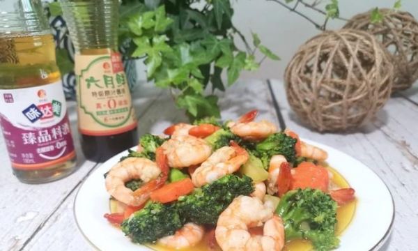 美味健康，虾仁爆炒西蓝花（一道简单又美味的健康菜肴）