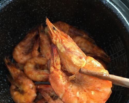 盐焗北极鲜虾的制作方法（健康美味的海鲜佳肴，盐焗北极鲜虾的烹制步骤详解）