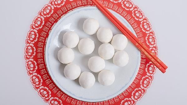 湯圓一次吃多少不會(huì)胖 湯圓熱量高還是餃子熱量高