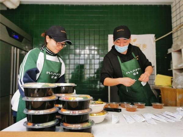 越来越多中国人为健康选择轻食