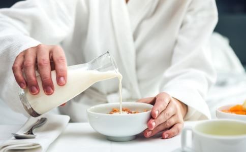 嚼話梅爛12顆牙 哪些食物對牙齒有害 吃哪些食物對牙齒不好
