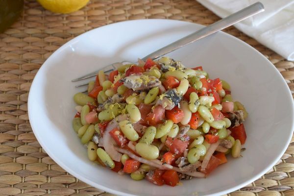 Recetas de ensaladas con legumbres garbanzos y judias negras