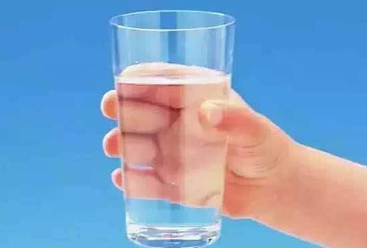 早晨第一杯水，怎么喝最健康？看看医生给的这3个建议！