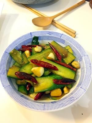 小炒青瓜的做法 步驟2