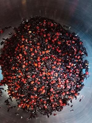 椰漿黑糯米粥的做法 步驟1