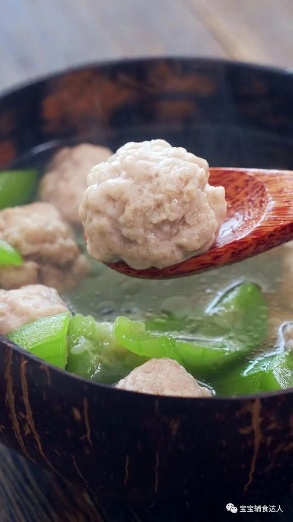 絲瓜肉丸湯【寶寶輔食】的做法