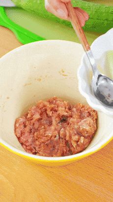 絲瓜肉丸湯【寶寶輔食】的做法 步驟2