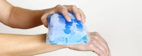 运动受伤怎么冰敷 冰敷的正确方法 冰敷的作用有哪些