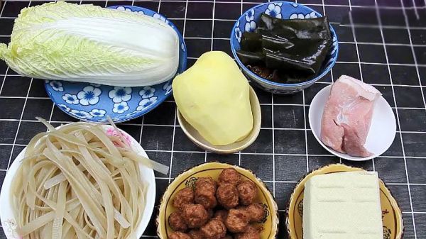 飯店白菜燉粉條為什么好吃？原來(lái)有訣竅，跟大廚學(xué)的做法，真香！