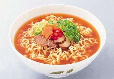 经常吃方便面有6大害 少吃方便面防早衰