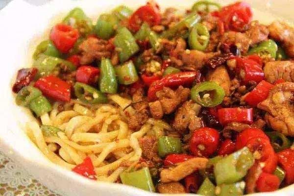 面條最健康的吃法，每天吃一碗，能夠預(yù)防衰老，家人都愛吃