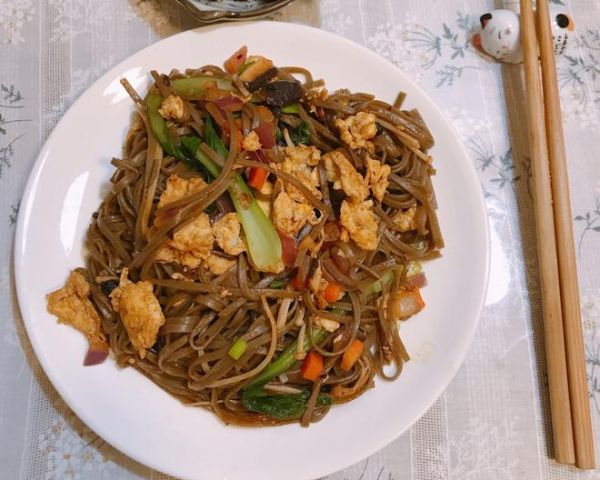 低脂健康炒蕎麥面條的做法