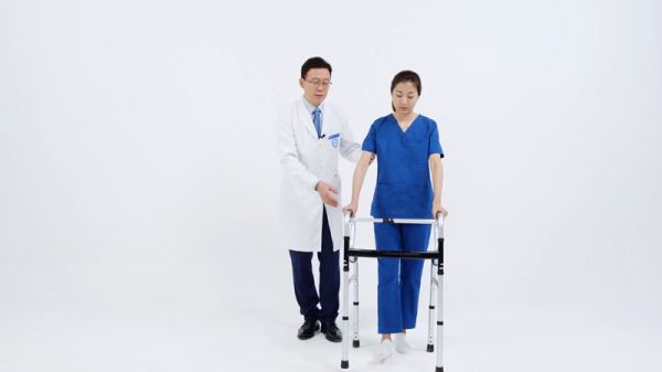 站立及行走訓(xùn)練.gif