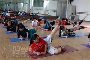 武漢體院皓千減肥訓(xùn)練營--瑜伽課程