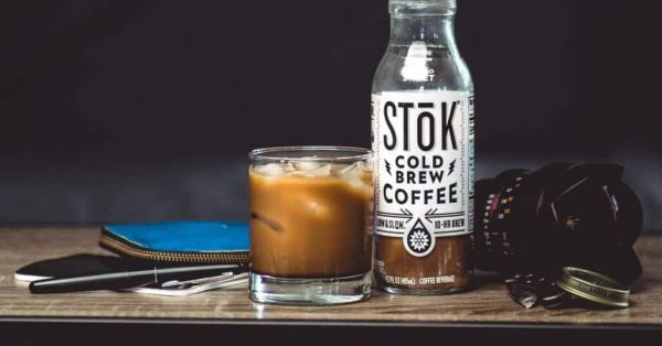 café cold brew en vaso