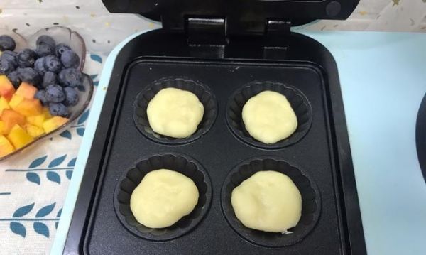 打造健康早餐必備，輕松制作酸奶水果撻（新鮮水果配上酸奶香甜可口）