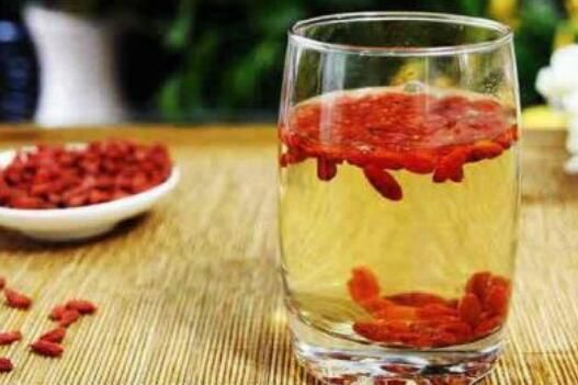 枸杞子泡水喝的功效及好處