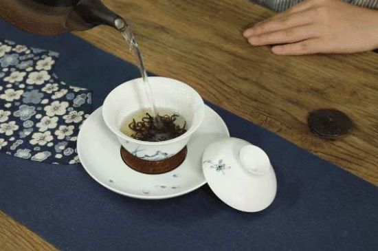 各類茶的注水方式，五種泡茶注水方法