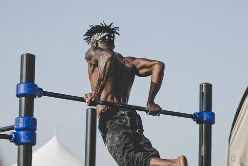 男性朋友锻炼腹肌的两个方法